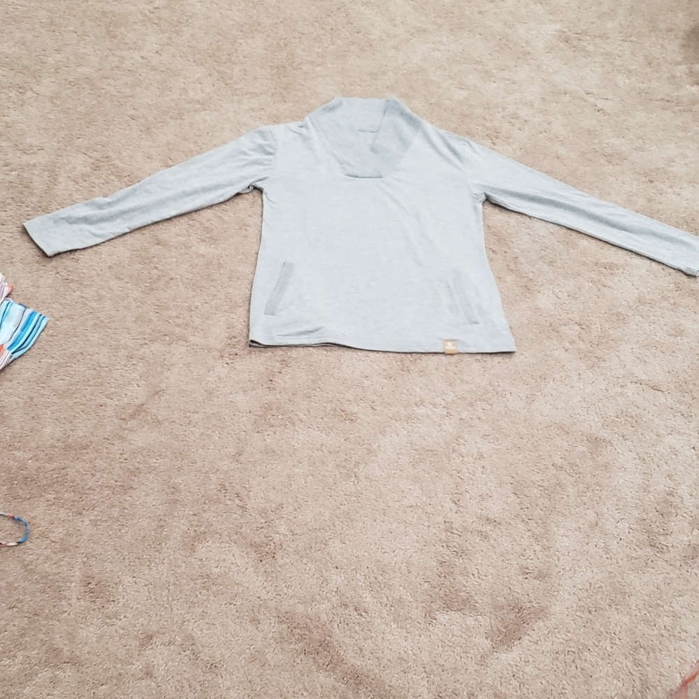 Hydra  long sleeve active top pullover performance wear pockets